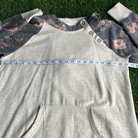 MAURICES Beige Floral Hoodie size medium - Picture 3 of 8